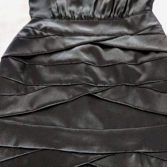 Alexia Admor Silk Tiered Black Cocktail Dress - Picture 5 of 8
